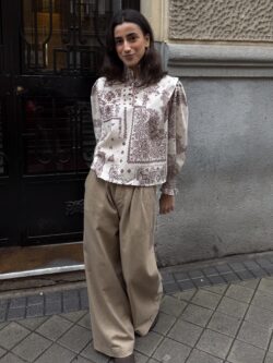 Pantalón Beige de Pierna Ancha