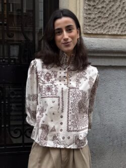 Blusa Estampado Cachemir en Color Marfil - Imagen 2