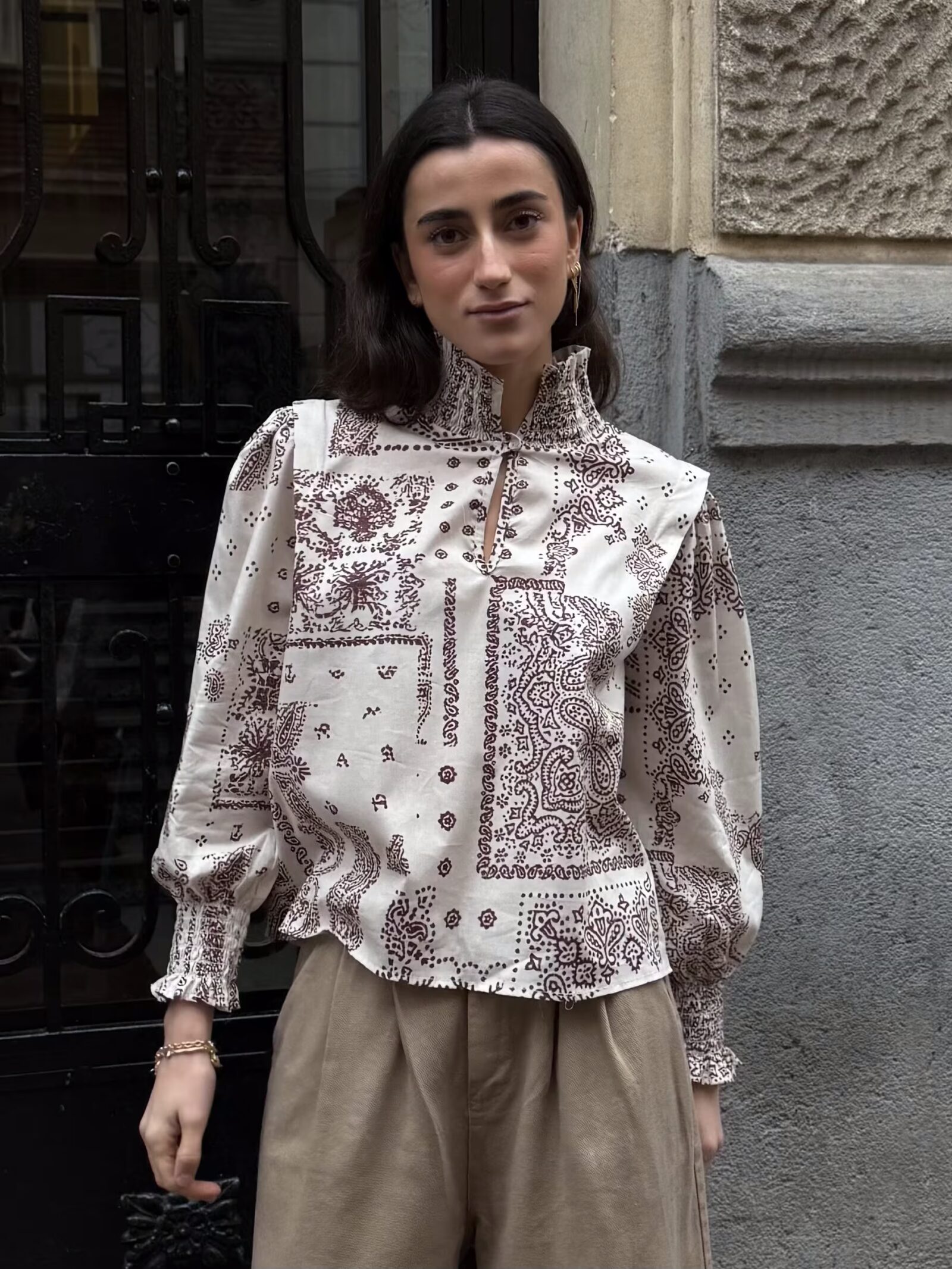 Blusa Estampado Cachemir en Color Marfil