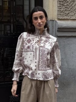 Blusa Estampado Cachemir en Color Marfil