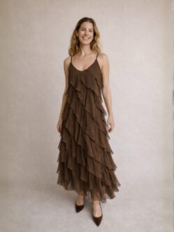 Vestido Largo Ébano Chocolate con Volantes - Imagen 3