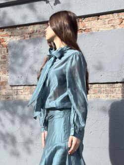 Blusa Aguamarina Satinada con Lazo - Imagen 5