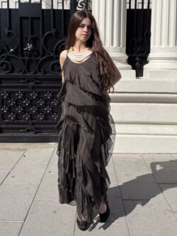 Vestido Largo Ébano Chocolate con Volantes - Imagen 3