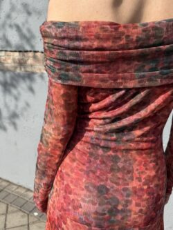 Vestido de Tul Granada Escote Bardot - Imagen 4