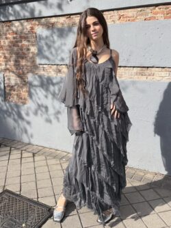 Vestido Largo de Seda Gris con Volantes