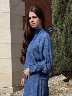 Blusa Arándano Bordada Lazo - Imagen 2