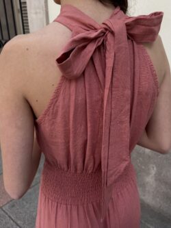 Vestido Halter Coral Empolvado - Imagen 5