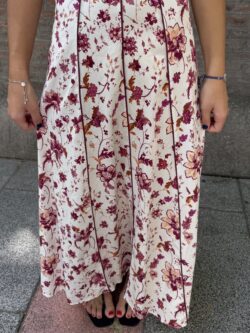 Vestido Floral Burdeos Palabra de Honor - Imagen 4