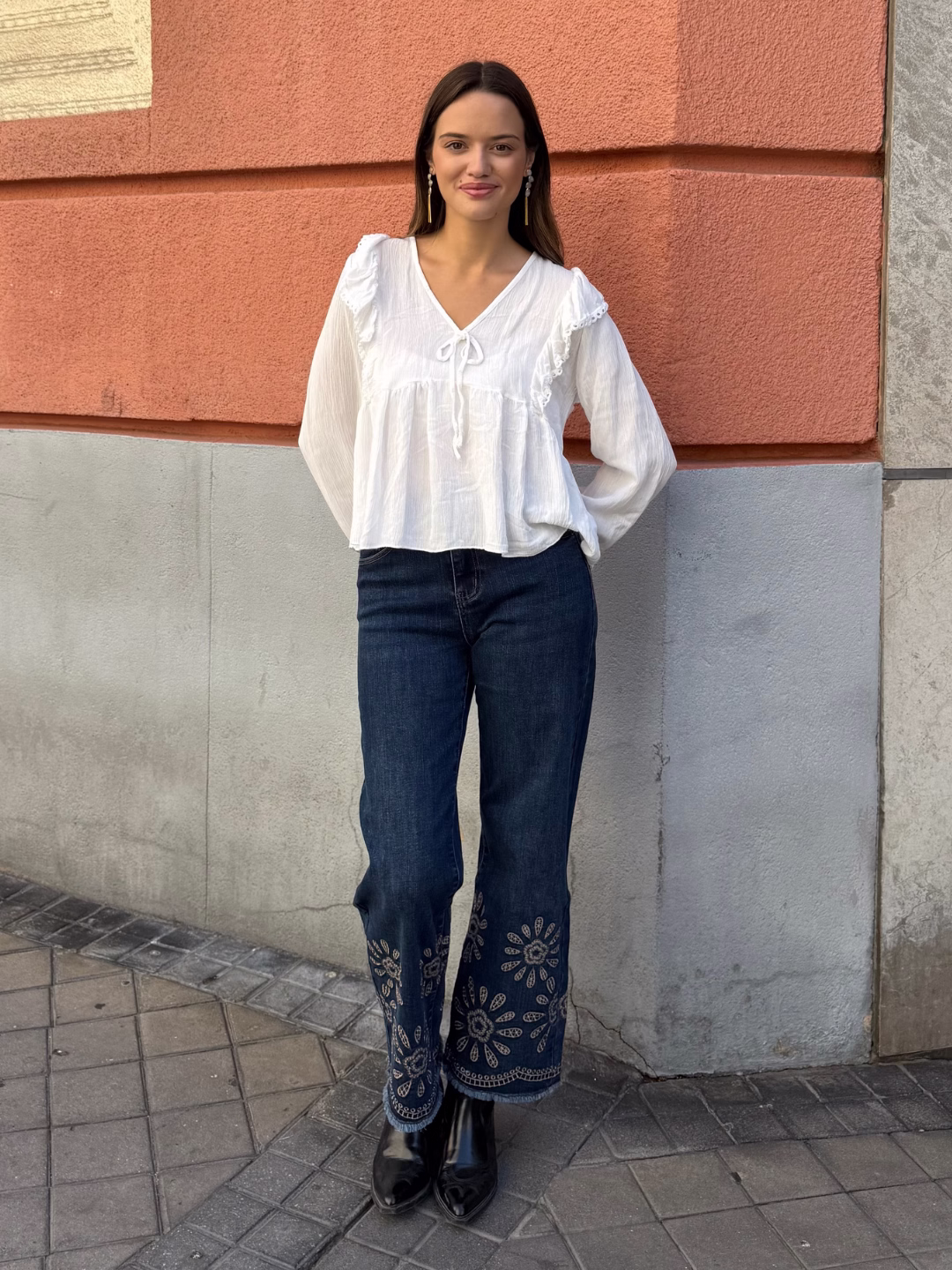 Jeans Flora Bordados Azul Noche